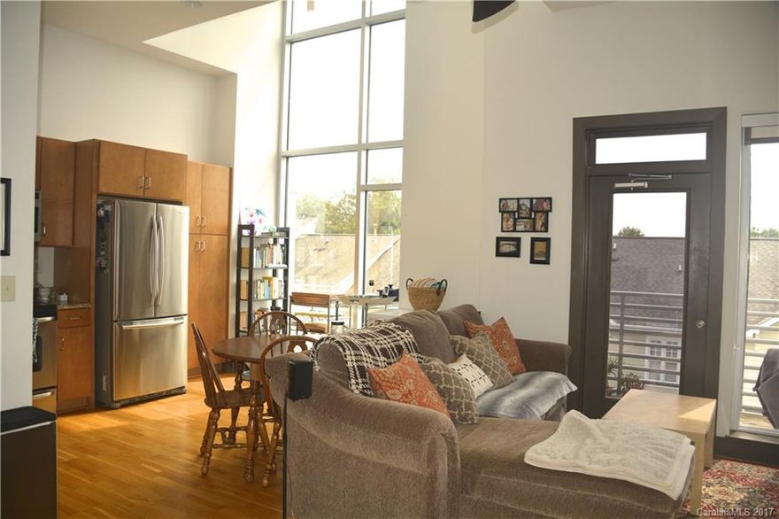 Great condo with the best of both the Dilworth and South End neighborhoods! City living with a neighborhood feel. Walking distance to restaurants, bars, Light Rail, Uptown, Panthers stadium, East Blvd, Freedom Park. 
1 bed/1 bath condo with 1 car detached garage. Stainless steel appliances, new AC/Heating unit. Washer/dryer. High ceilings and large windows, lots of natural light and open feel. Top floor, quiet building. Controlled access for main door. Lots of street parking for extra cars.