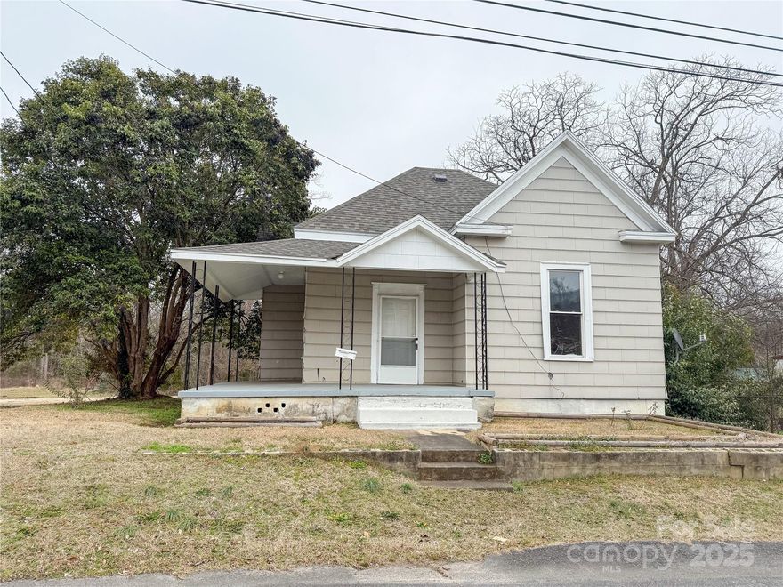 Investor special! 112 Aiken Street Chester, SC! This is a three bedroom and one bathroom home with so much opportunity! This home has a brand new roof, new plumbing and a big open floor plan. This home sits right next to downtown Chester. Large open lot and plenty of parking! This home could be your first rental property or even a flip!