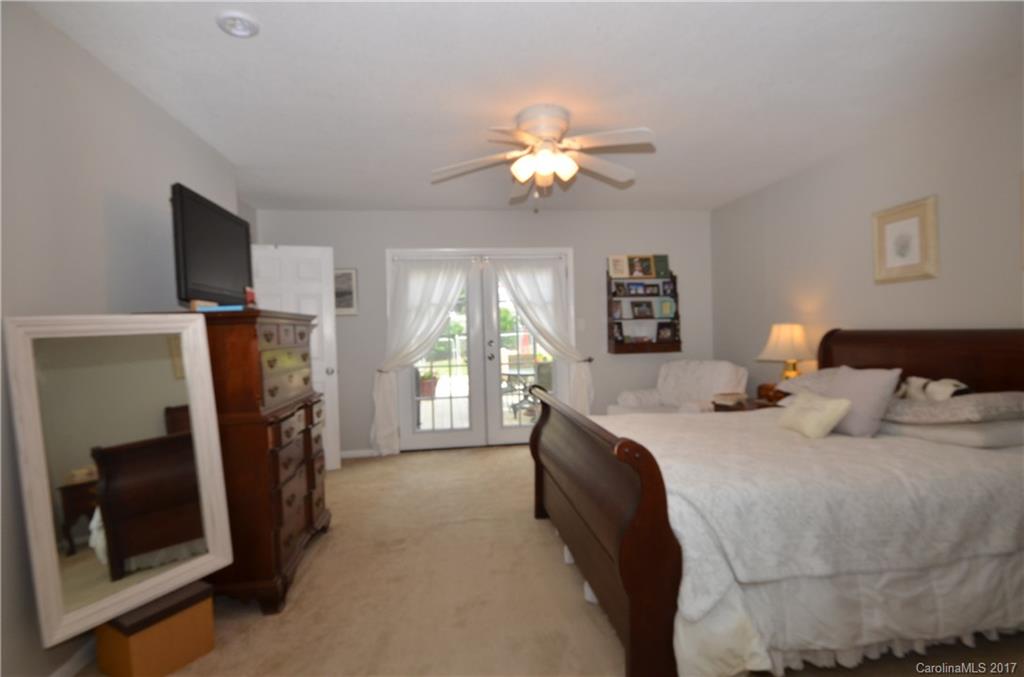 Royal Pines - Residential