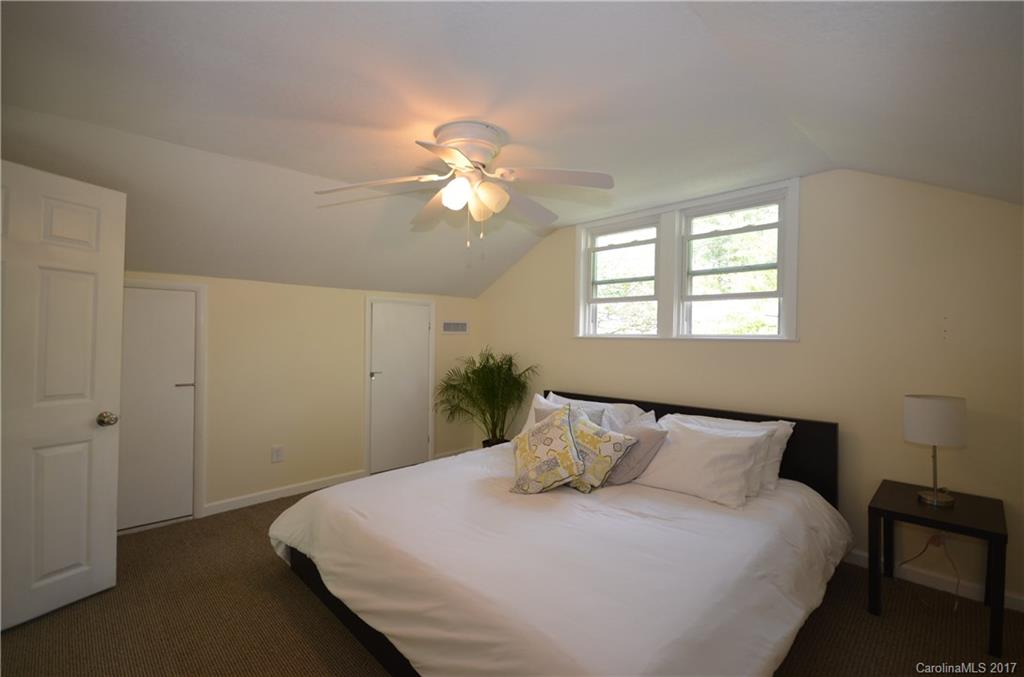 Royal Pines - Residential