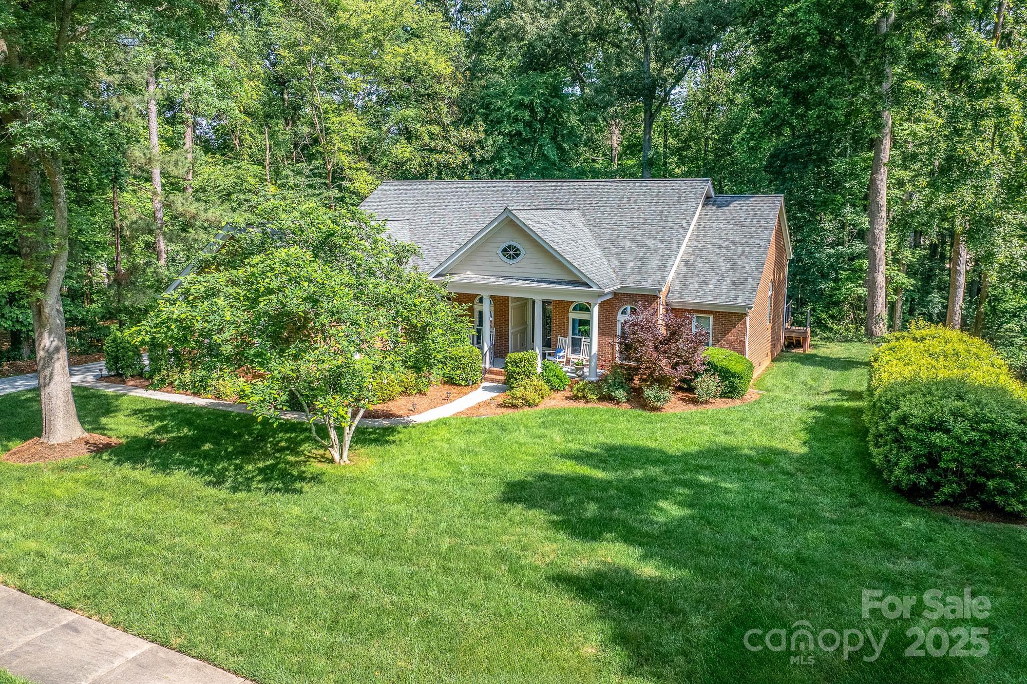 122 Waterford Drive