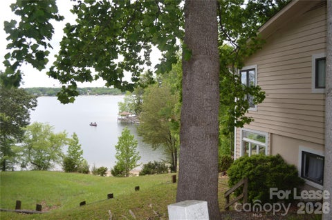 Photo of 17701 Burnt Hickory Drive, Charlotte, NC 28278 (MLS # 4379258)
