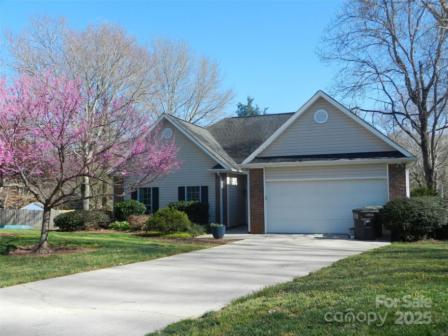 Opportunity...BACK on The Market by no fault of the seller.  Charming 3-Bedroom, 2-Bathroom Home in a Prime Location!
Welcome home! This one-story residence offers a perfect blend of comfort and convenience.
This home offers vaulted ceilings and gas log Fireplace in Great room formal Dining room and eat in kitchen  and A generous, level yard perfect for entertaining, gardening, or outdoor play with a covered back porch and fenced yard for privacy and security for pets or just peace of mind.
 The home also has a 2-Car Garage with Ample parking space and extra storage for all your needs.
Just a short drive or walk to the Southampton Racquet and Swim Club, a private members-only club offering tennis, swimming, and fitness activities. ?
This home is Close to grocery stores, restaurants, and shopping centers, ensuring all your daily needs are met.?
Don’t miss out—schedule a tour today and make this house your new home!