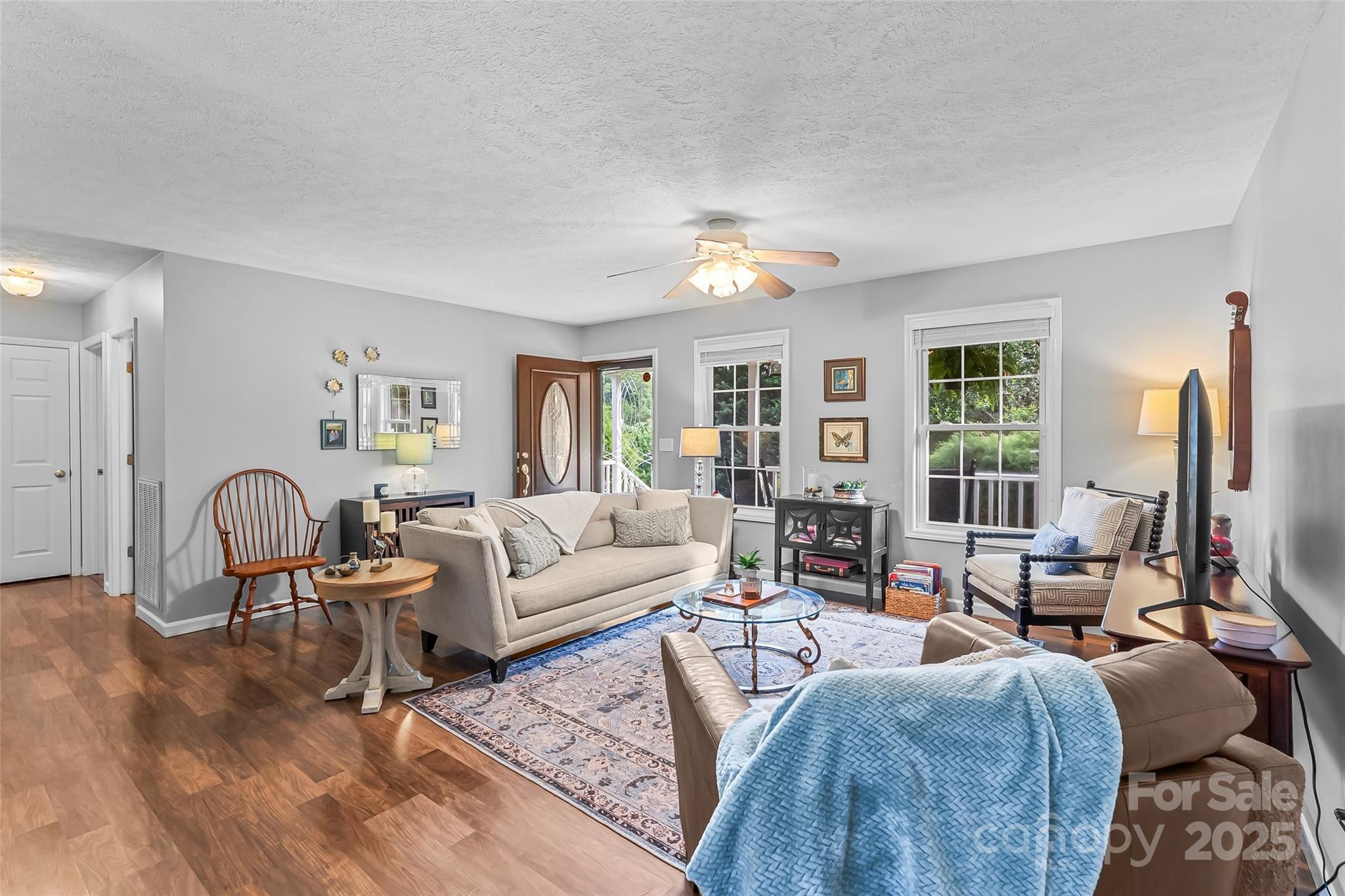 2807 Hollybrook Lane