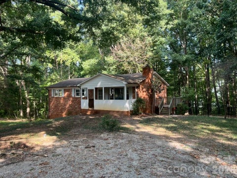 Photo of 7065 Fieldcrest Lane, Denver, NC 28037 (MLS # 4425740)