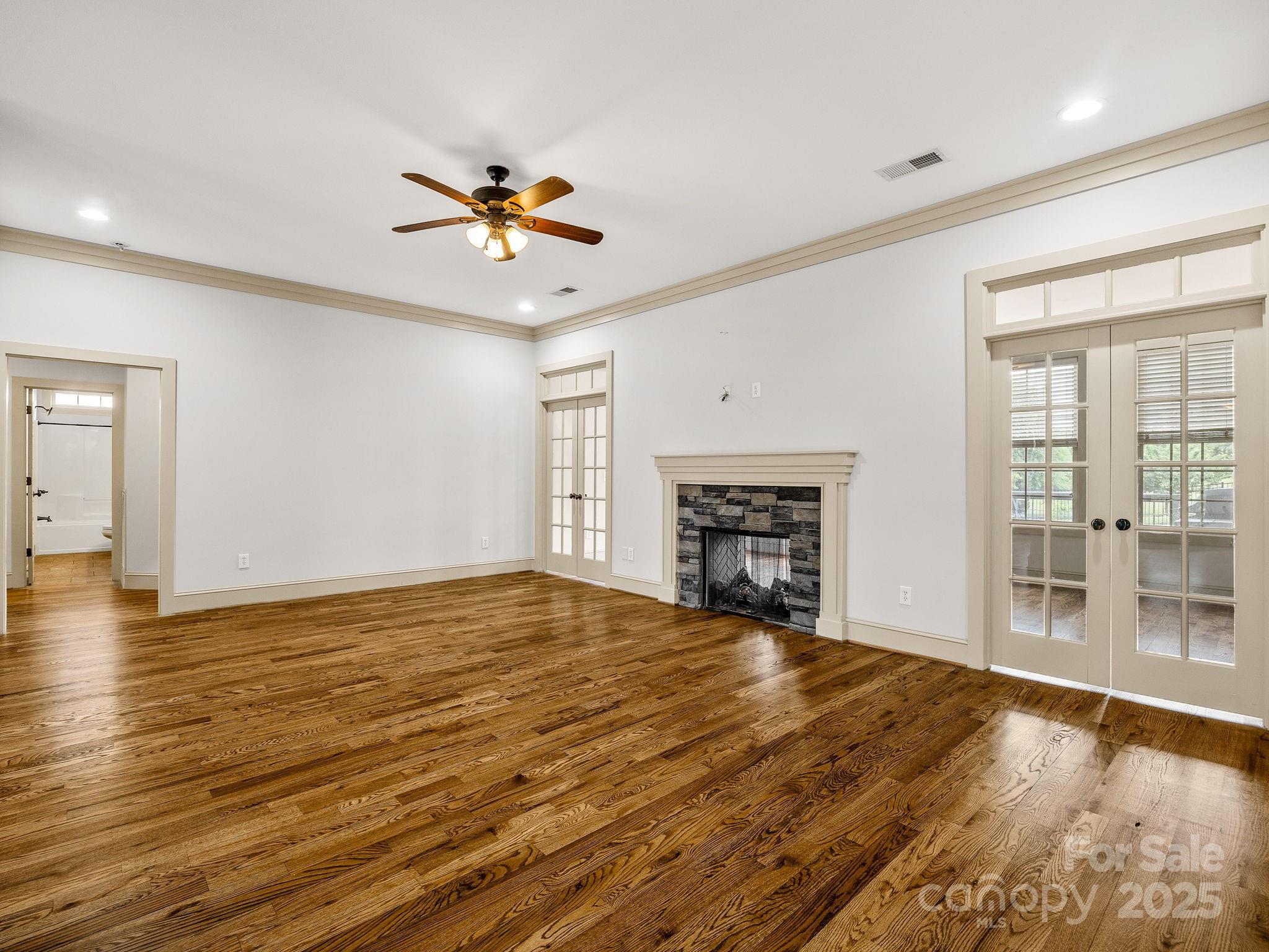 142 Cobblestone Crossing