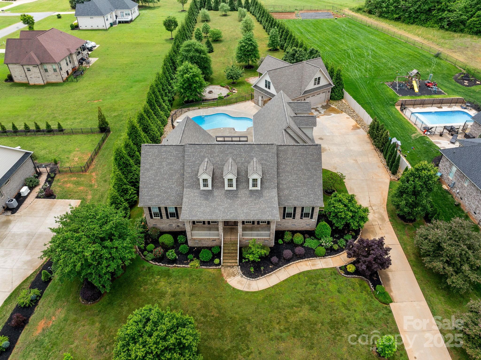 The Crossing at Cherokee National - Residential