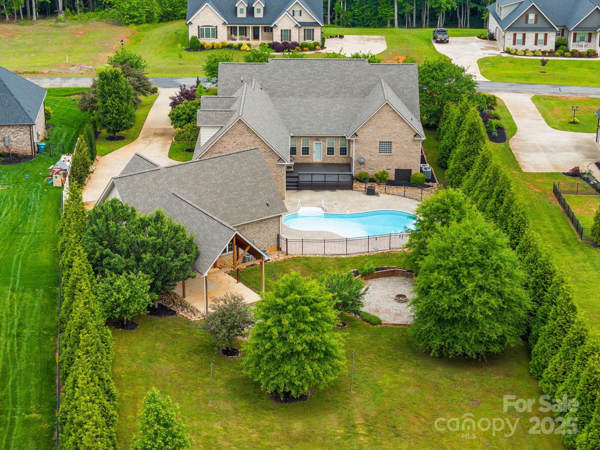 The Crossing at Cherokee National - Residential