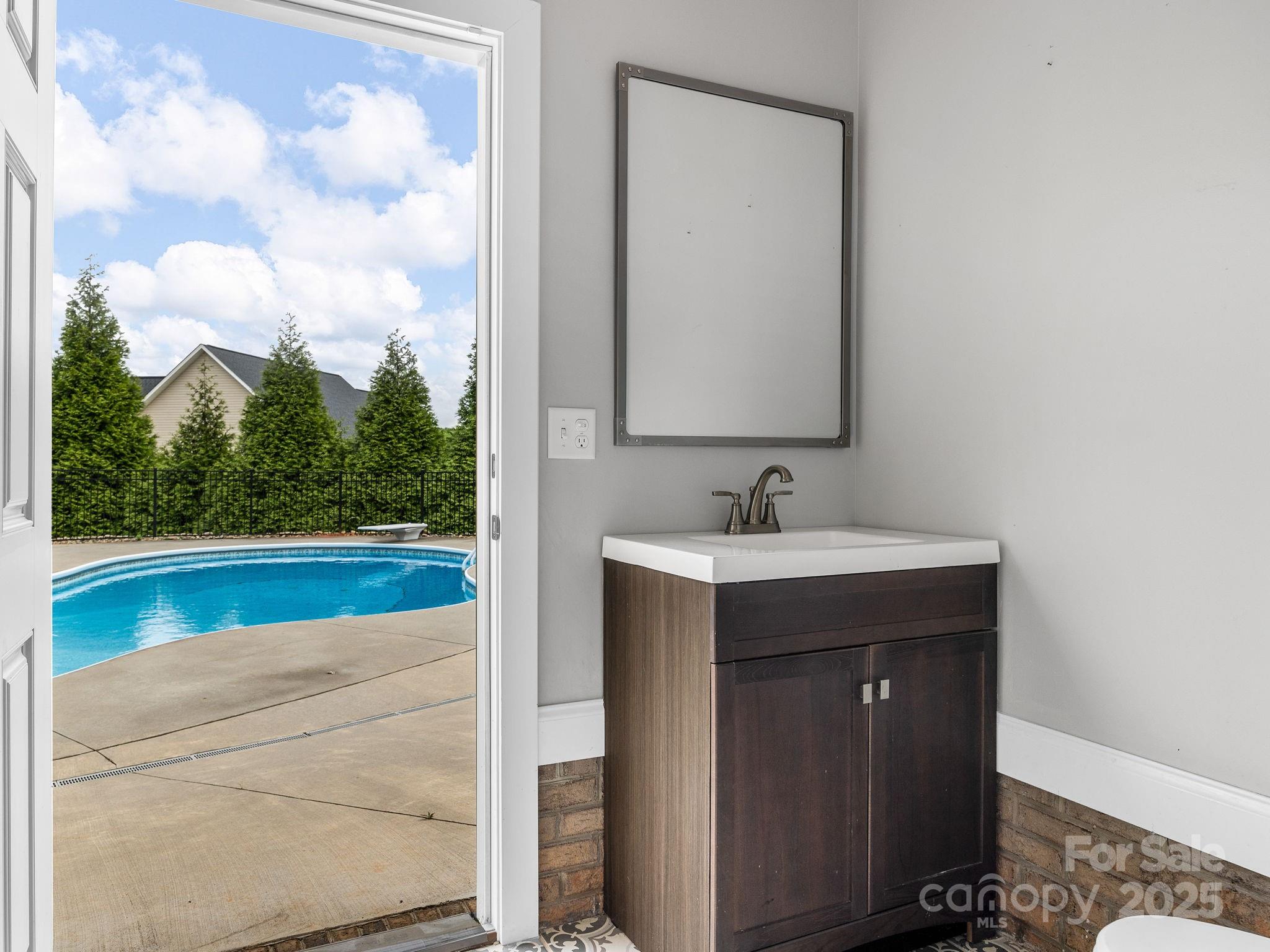 The Crossing at Cherokee National - Residential