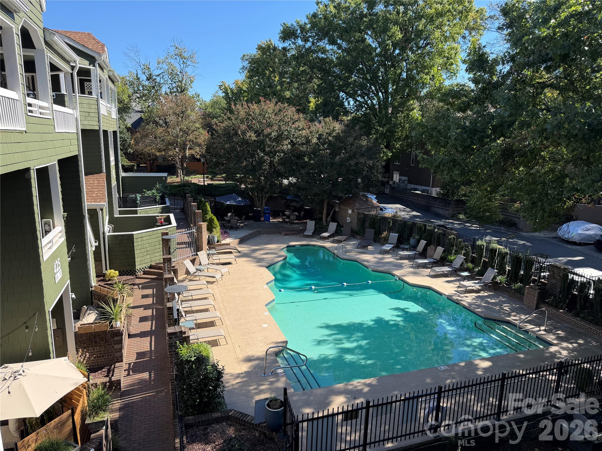 423 W 8th Street 78