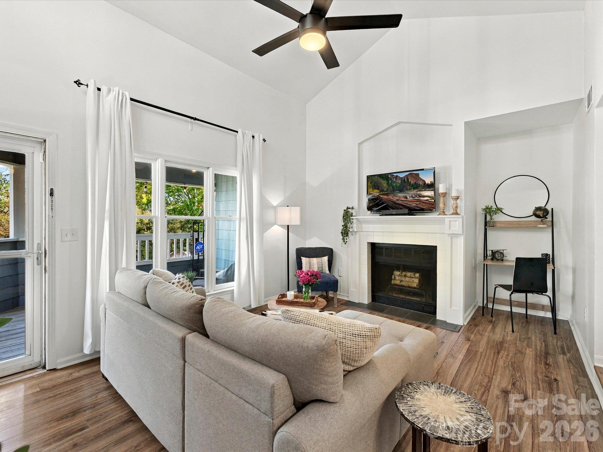 423 W 8th Street 78