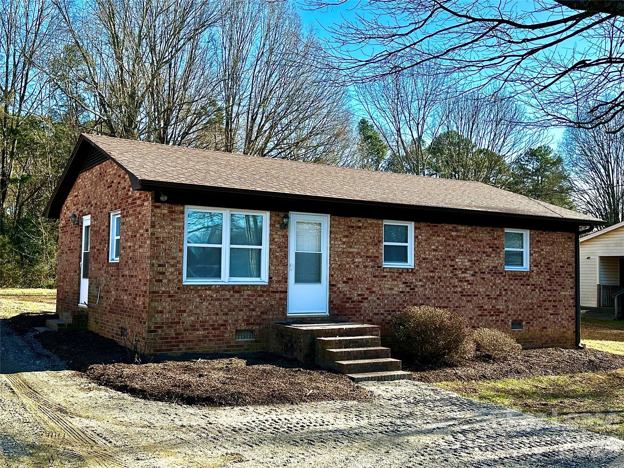 2121 Charlotte Highway