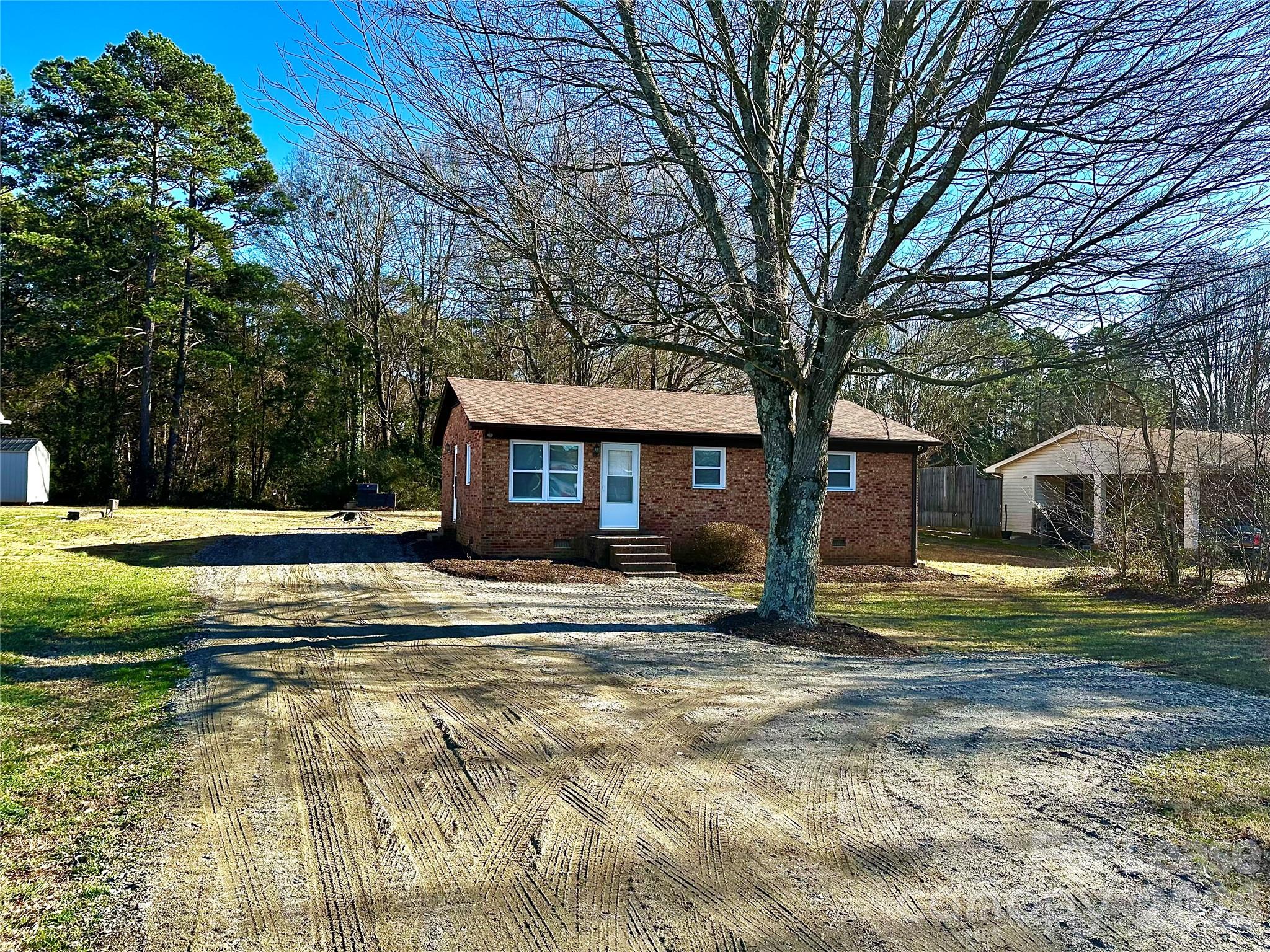 2121 Charlotte Highway