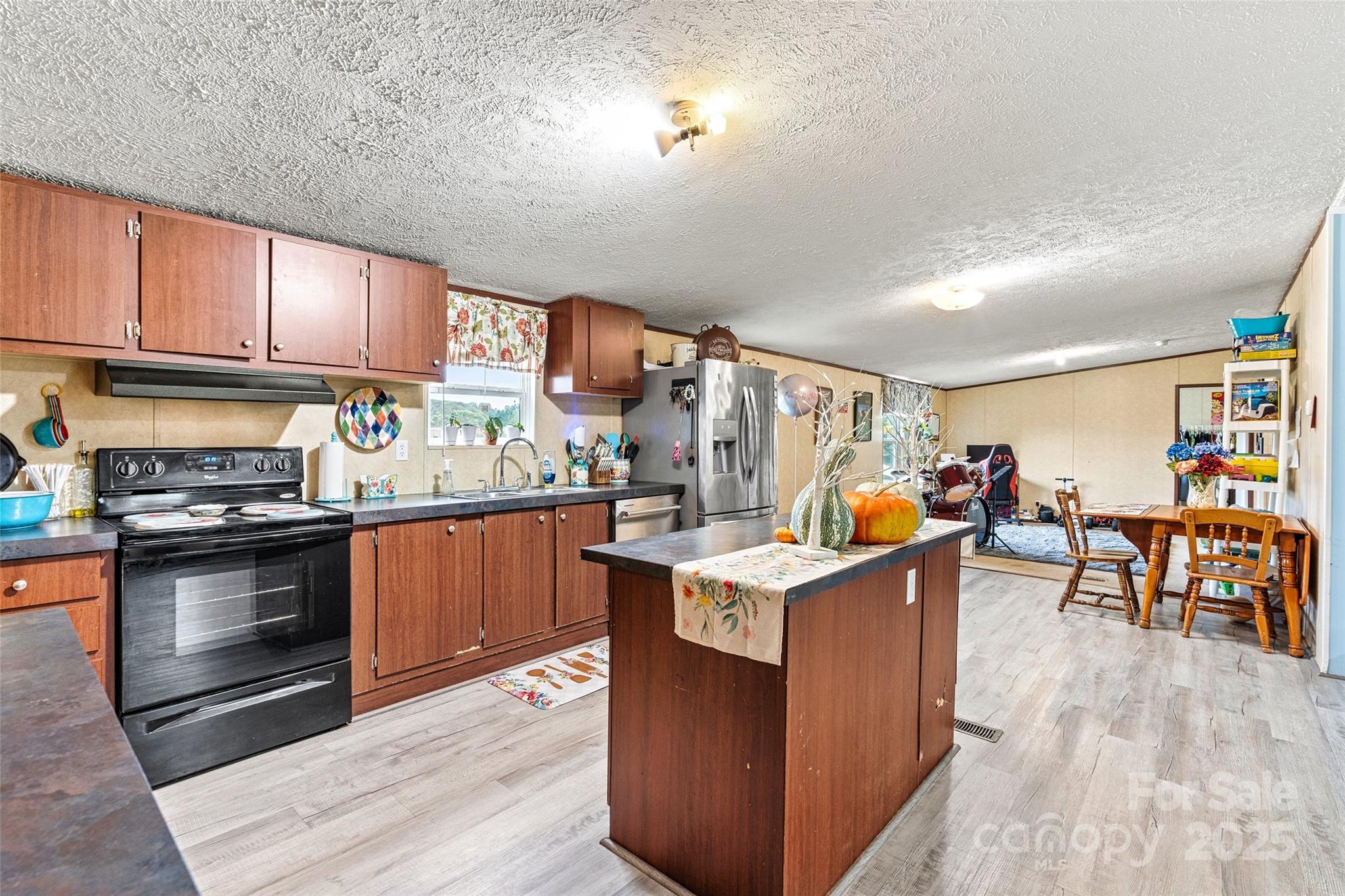 7686 Hickory Creek Drive