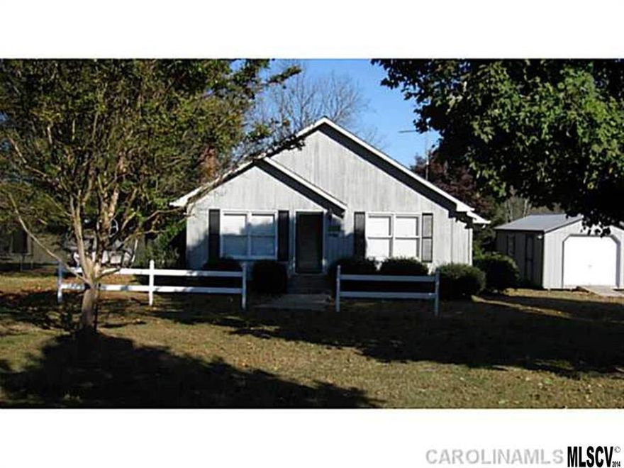 Adorable Waterfront Cottage on a quiet part of the Catawba River.  Nice flat lot on a quiet dead end street away from it all!  Extra cute, this home has a cozy fireplace, huge screened in porch lakeside as well as a nice deck for entertaining.  Pier already in place for enjoying all the waterside activities. Wired Storage building for storage or workshop.  Move -in Ready! All furnishings included. Fantastic vacation retreat or year round home.  Must see to appreciate.