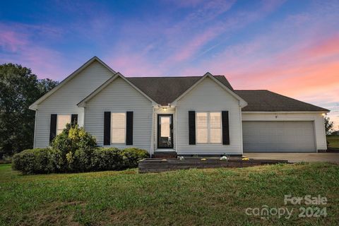 Photo of 200 Deerwood Lane, Stanfield, NC 28163 (MLS # 4171091)