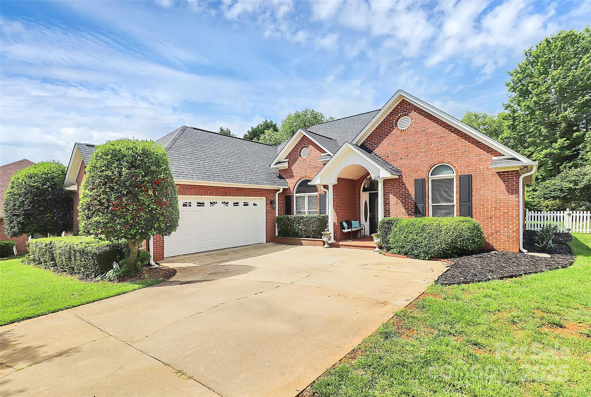 2289 Veery Lane