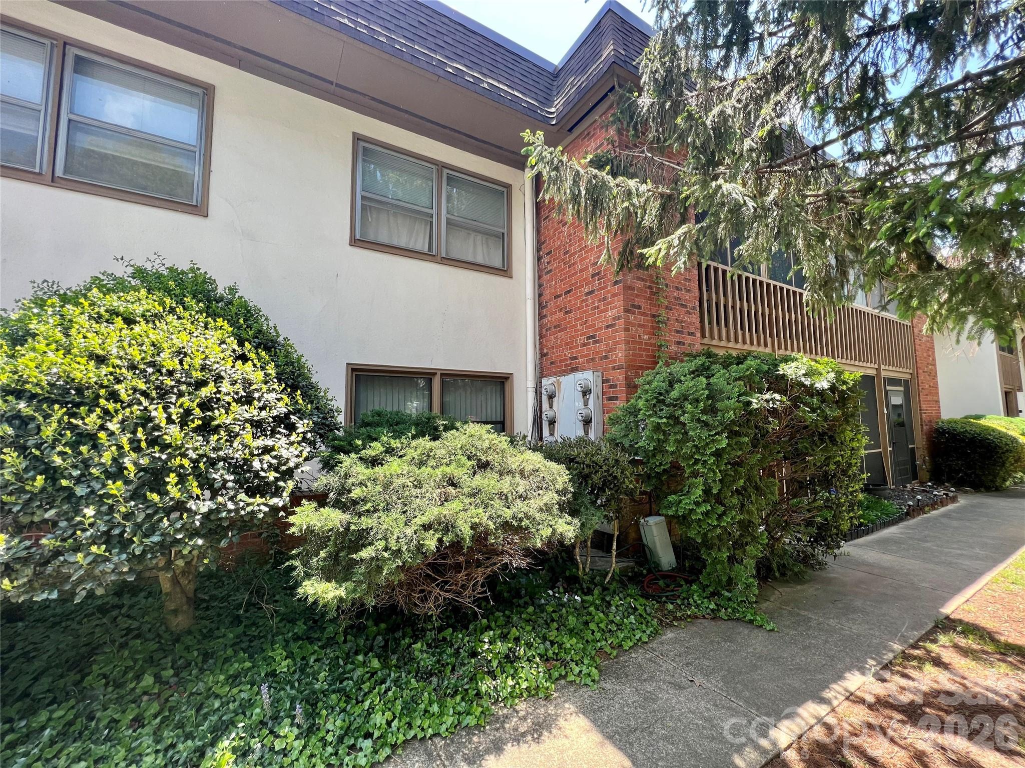 Holly Crest - Residential