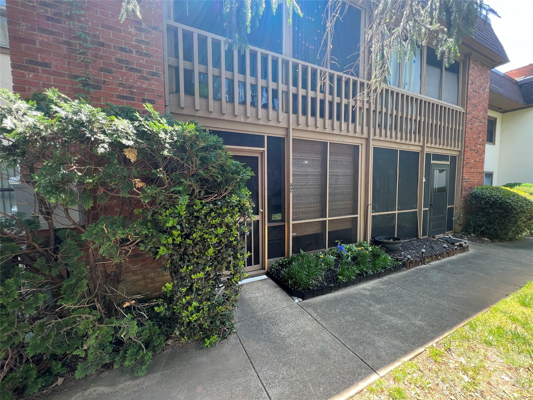 Holly Crest - Residential