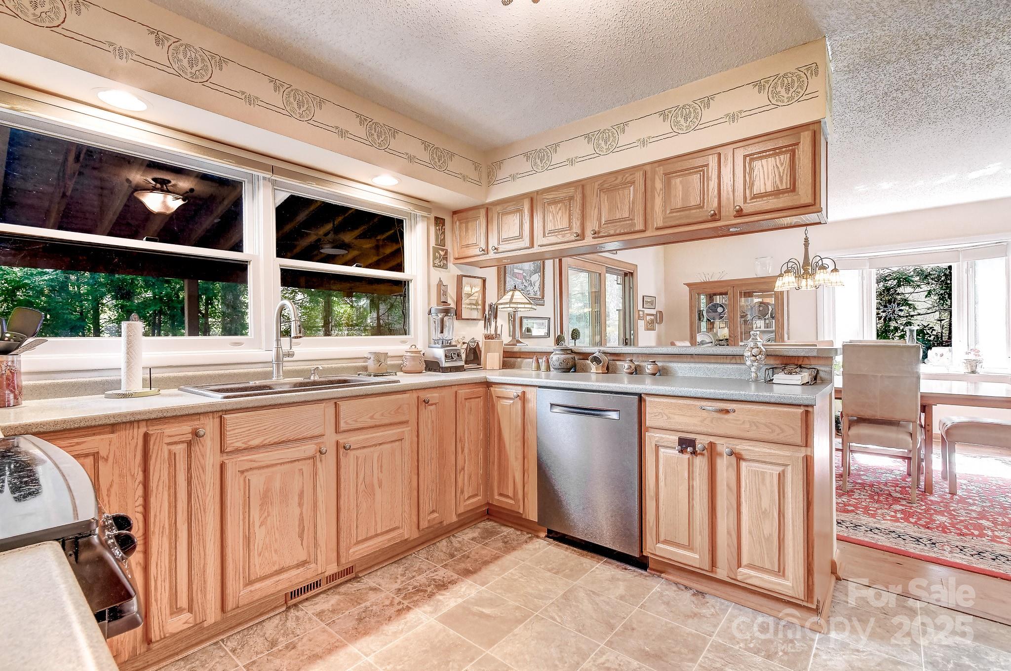 75 S Black Oak Drive