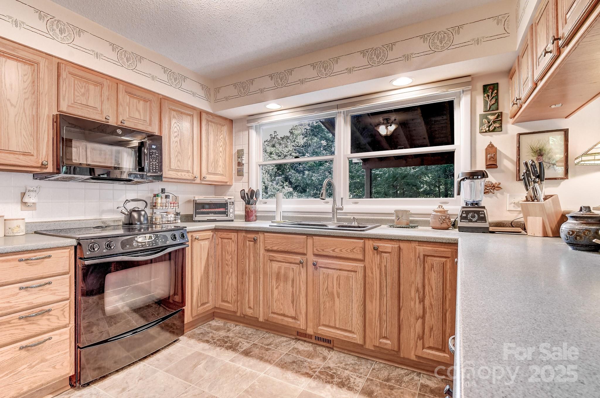 75 S Black Oak Drive