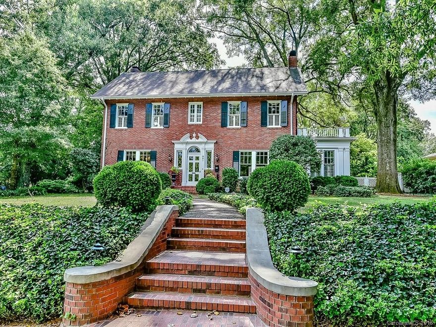 Classic Myers Park Georgian built in 1926 & completely renovated by third and present owners from 2002-present.  Meyer Greeson Paullin design is seamless and provides an updated, flowing floor plan while maintaining the original integrity of the home.  Features include classic details, handsome moldings, hardwood floors, formal and informal living and renovated kitchen with top of line appliances.  Beautiful gardens & private fenced backyard! 2 car garage & Carriage house.  A pleasure to show!