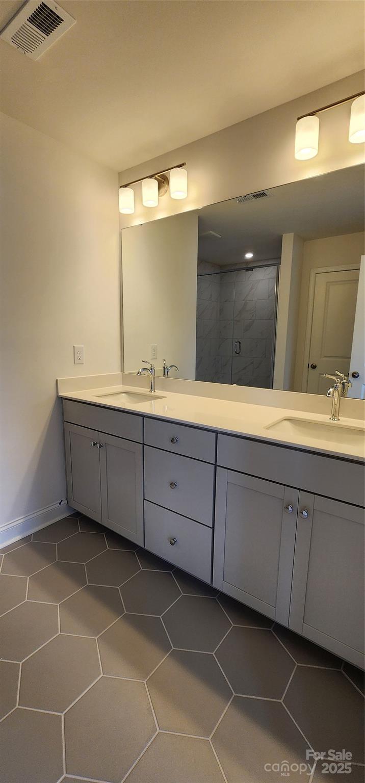 Lakeside Glen - Residential