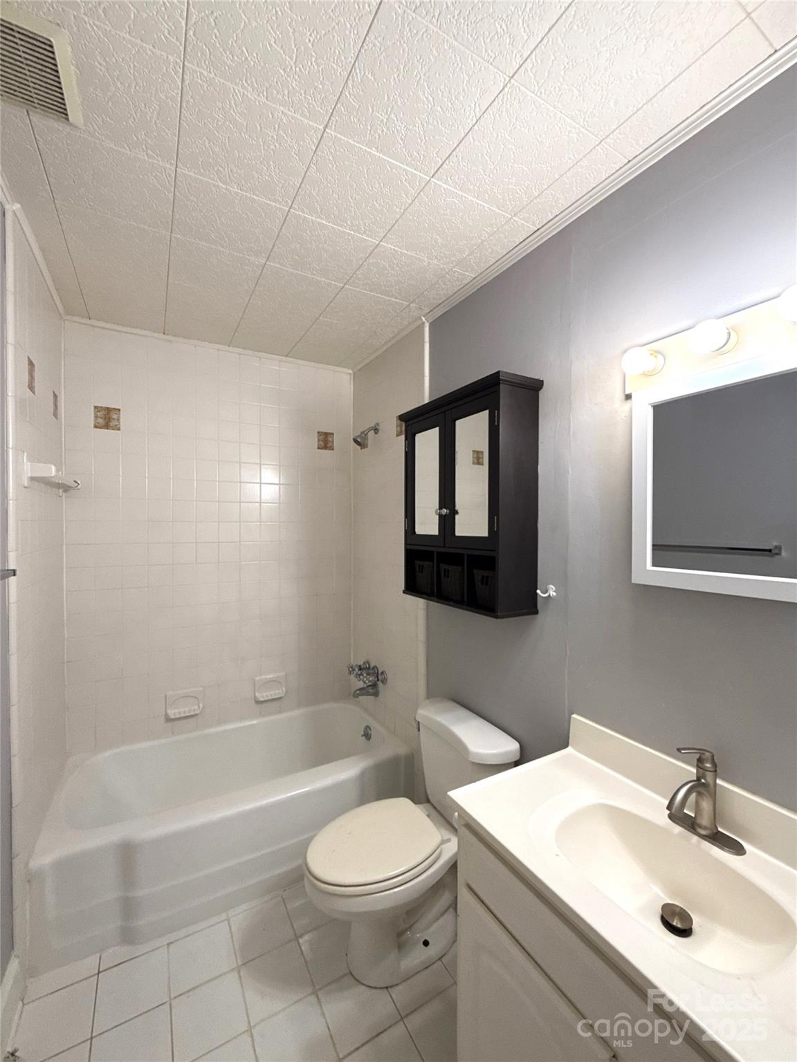 Country Club Heights - Residential Lease