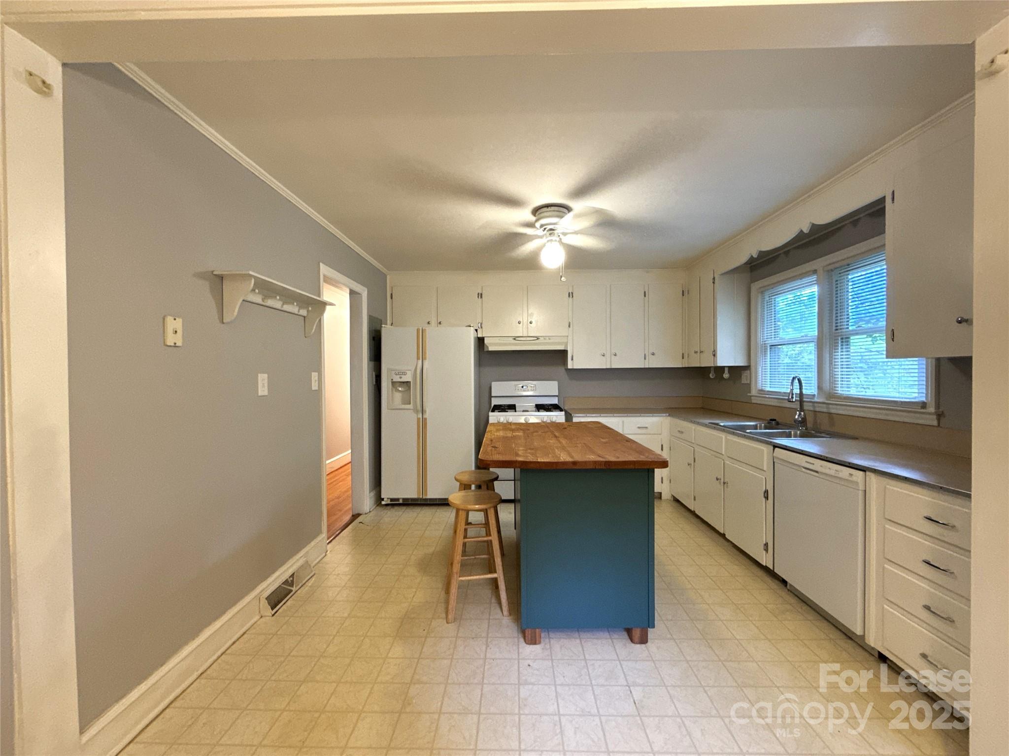 Country Club Heights - Residential Lease