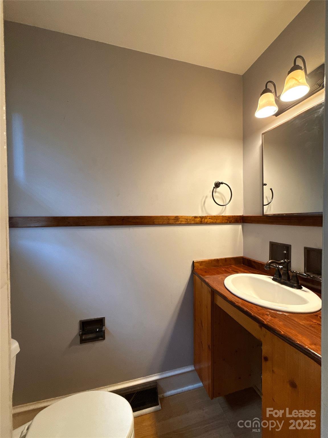 Country Club Heights - Residential Lease