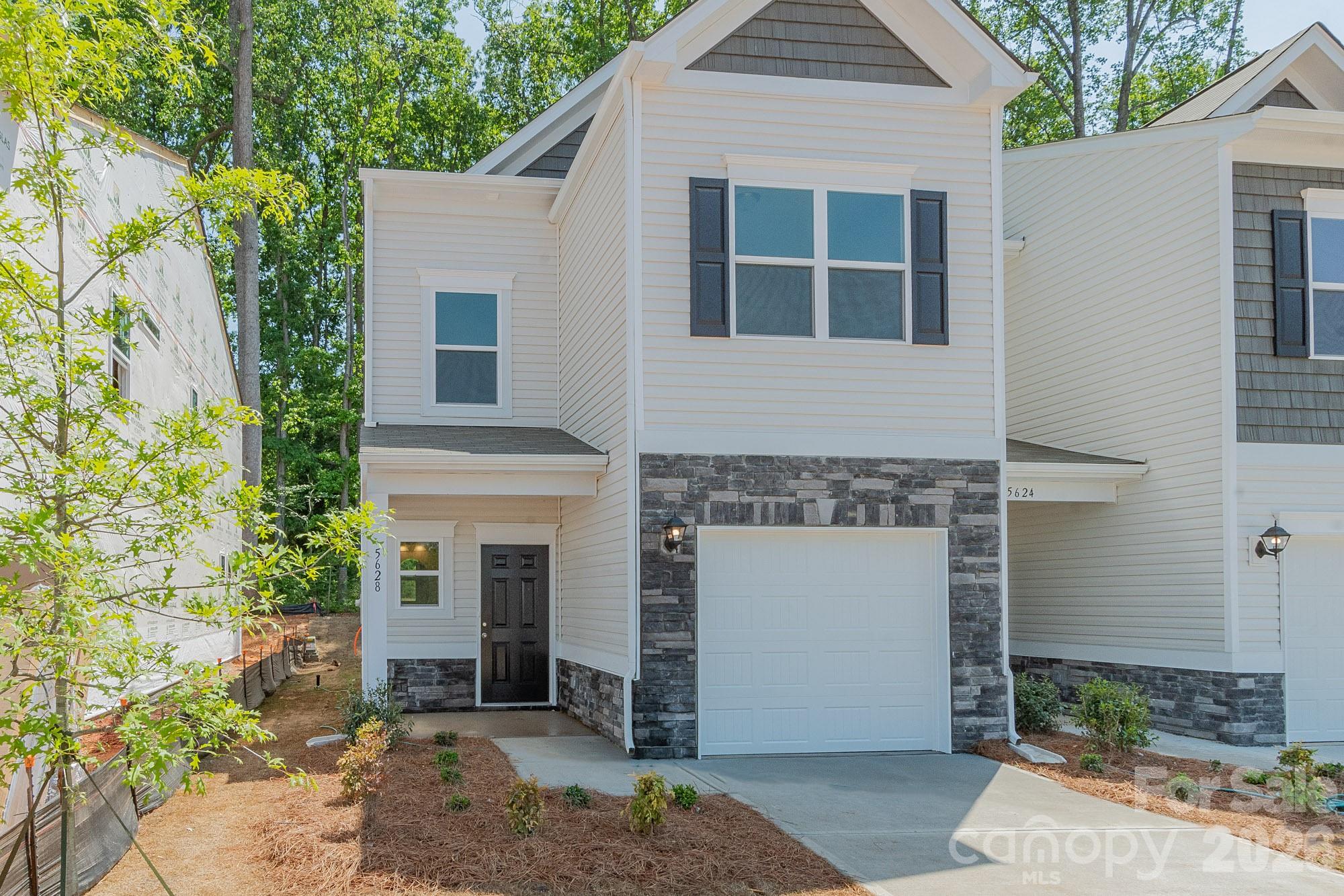 Hickory Glen - Residential