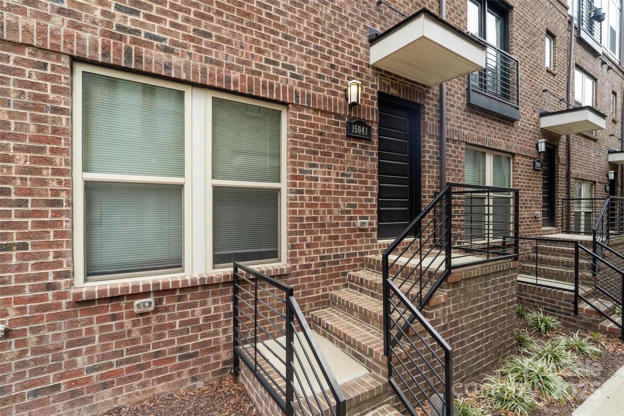 15041 New Amsterdam Lane