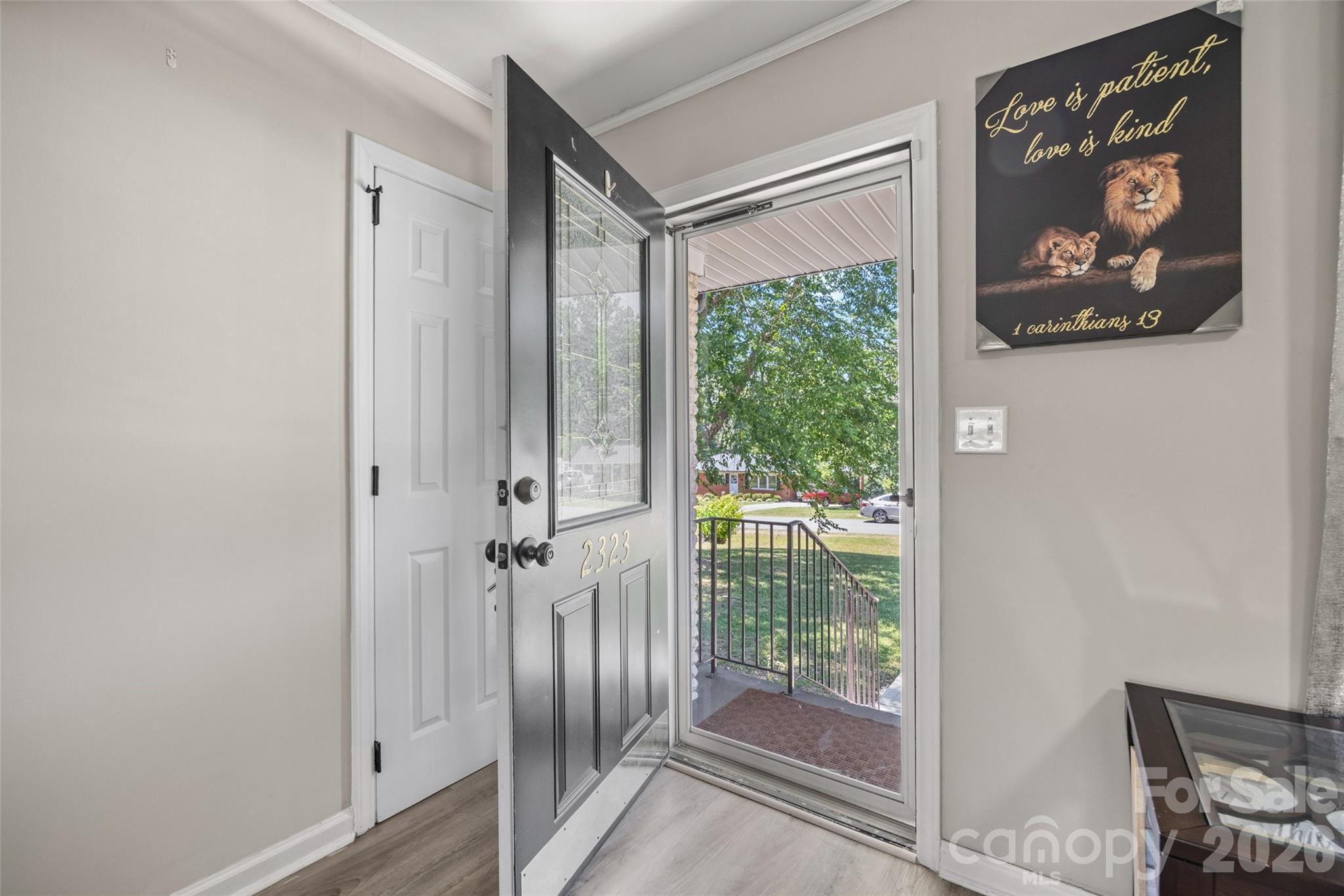 2323 Hedgewood Circle