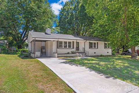 Photo of 2323 Hedgewood Circle, Gastonia, NC 28052 (MLS # 4400483)