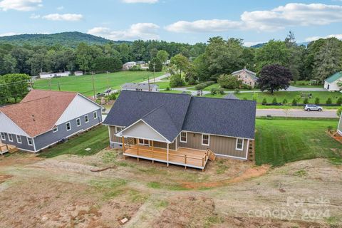 A home in Hendersonville