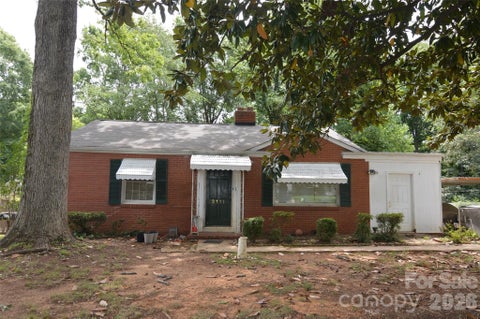 Photo of 2111 Dickens Avenue, Charlotte, NC 28208 (MLS # 4395909)