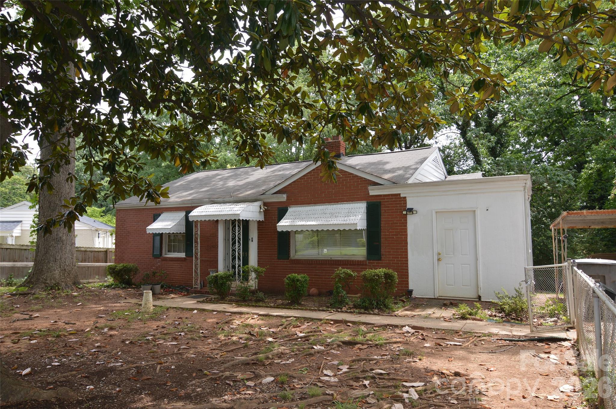 2111 Dickens Avenue