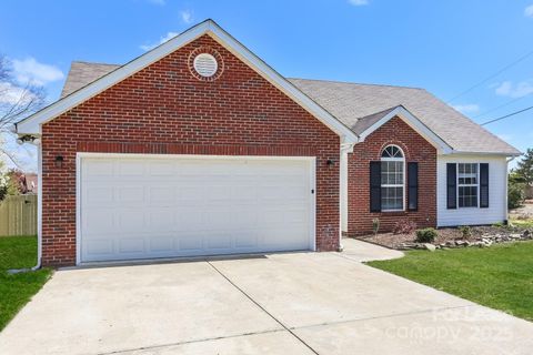 Photo of 102 Silver Glen Lane, Indian Trail, NC 28079 (MLS # 4314957)