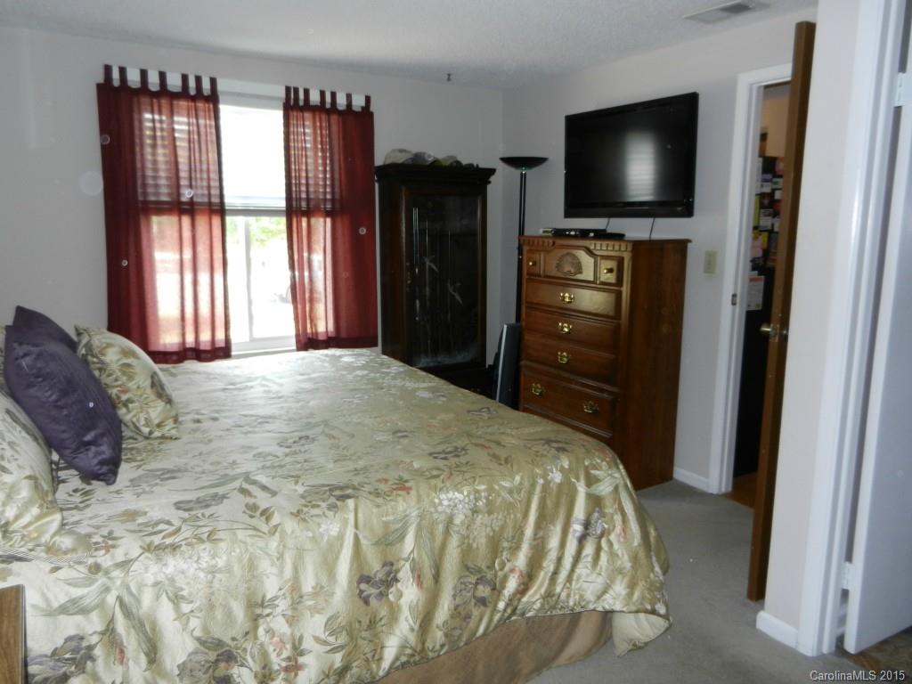 Twelve Oaks - Residential