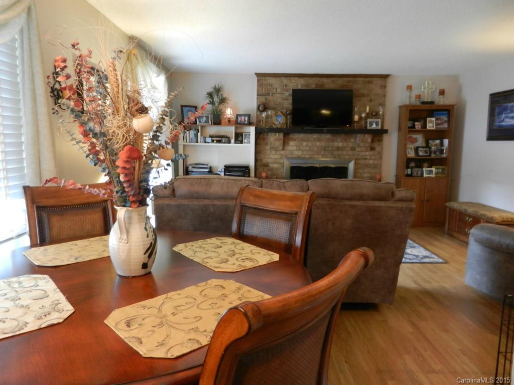 Twelve Oaks - Residential