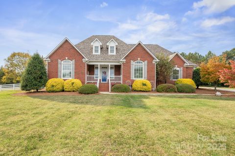 Photo of 277 Glenwood Drive, Oakboro, NC 28129 (MLS # 4312178)