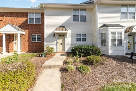 Photo of 4220 Melrose Club Drive, Matthews, NC 28105 (MLS # 4308186)