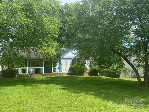 8122 Cadmium Court Charlotte NC 28215