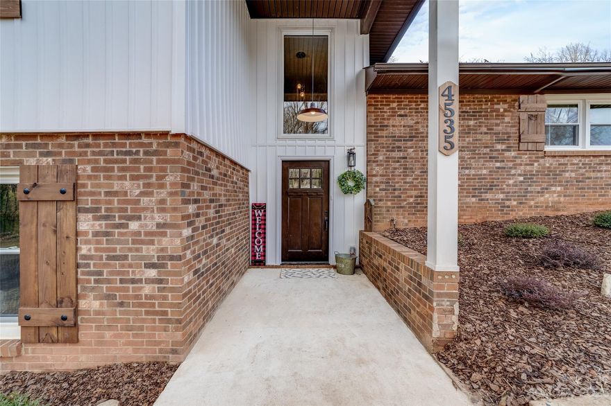 Perfectly transformed 70’s tri-level into a contemporary showcase! Mind blowing detail thru-out! Featuring all the latest styles in French farmhouse retro fitted w/mid century lighting. Kitchen is the center piece! White European soft wood cabinetry w/ self-closing doors/drawers, a quad floor-to-ceiling pantry. Entire kitchen fitted w/ brilliantly appointed brushed gold fixtures. Smooth Manhattan grey quartz countertops, a farmhouse stainless sink all surrounded by a hexagonal marbleized backsplash! Stainless Steal appliance package includes Smart range/oven,dishwasher & low profile microwave. Open concept kitchen, dining & family rm. Breath taking bathrm amenties/fixtures, cabinetry & custom tile surrounds, a master walk-in shower w/glass surround. Multiple ship-lap accent walls in dining, bath, & Master. All new exterior/indoor doors, 12x 16 deck. Balcony overlook at foyer handsomely trimmed w/hand crafted black ballusters & handrailing. New water lines, electrical panels/service!