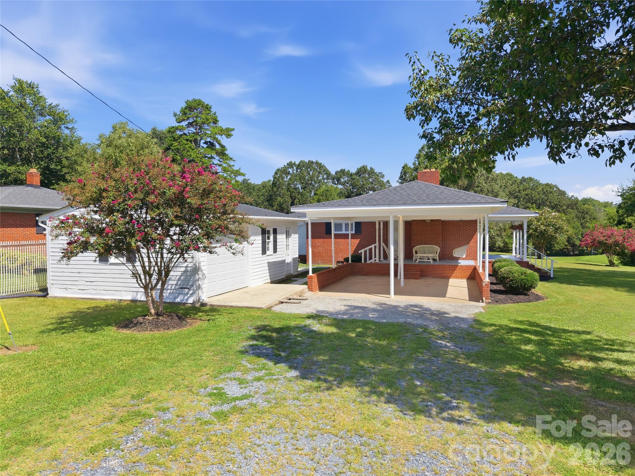 2424 Griffith Road