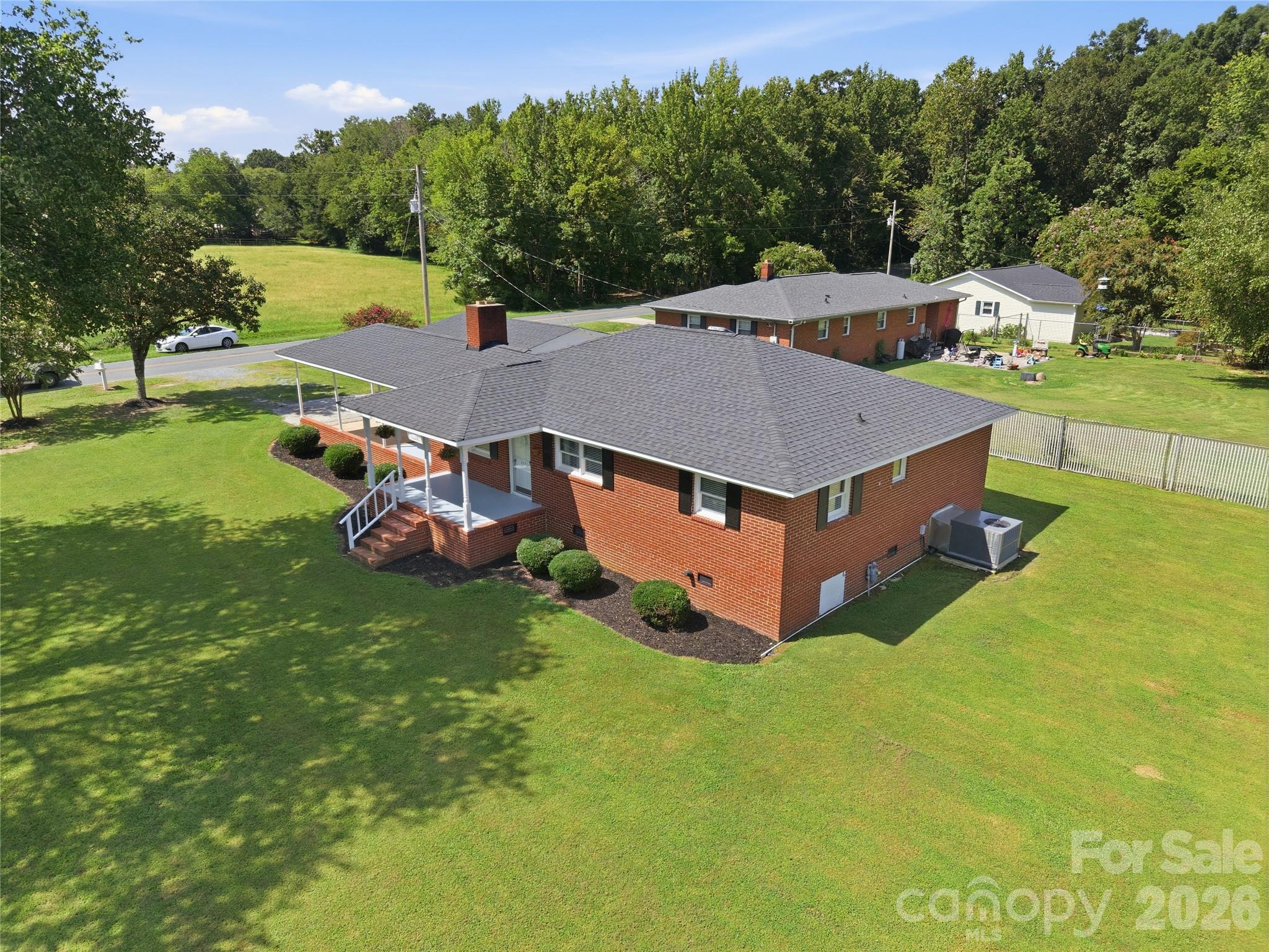 2424 Griffith Road