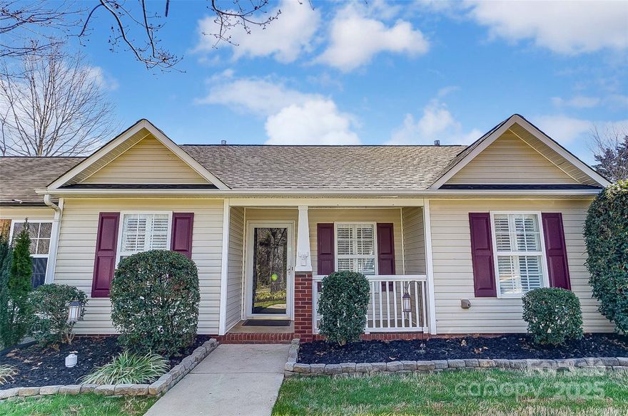Welcome to this charming 3-bedroom, 2-bathroom Ranch townhome in the heart of Fort Mill! This lovely home offers a spacious, open floor plan with plenty of natural light and vaulted ceilings. Enjoy the convenience of a covered front porch, perfect for relaxing or greeting neighbors. The well-sized yard provides an excellent space for outdoor activities, or simply unwinding. The inviting kitchen opens to a cozy dining area, and the living room is perfect for gathering. The primary suite features an en-suite bath and walk in closet, while the two additional bedrooms share a full bath. Don’t miss the opportunity to call this beautiful townhome your own!