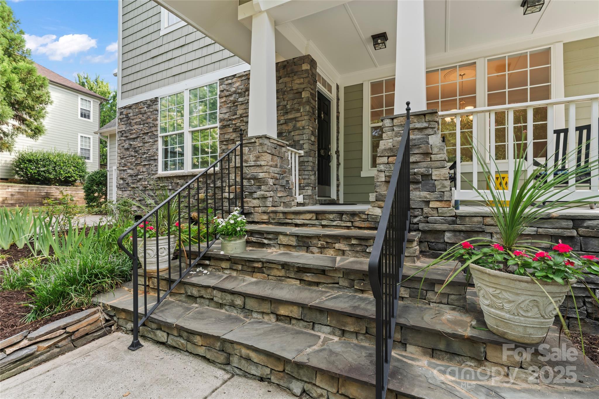 415 Pinnacle Lane