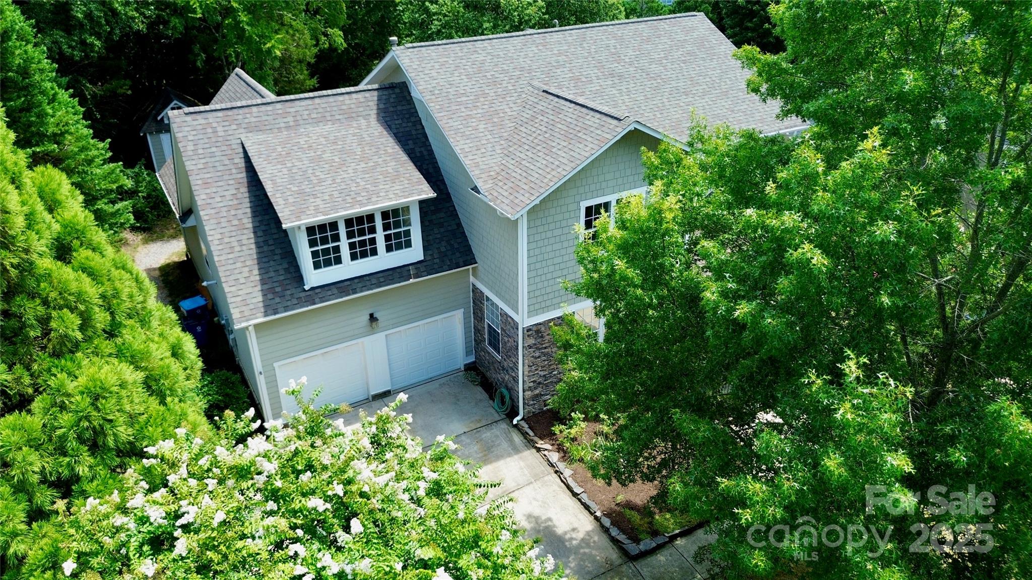 415 Pinnacle Lane