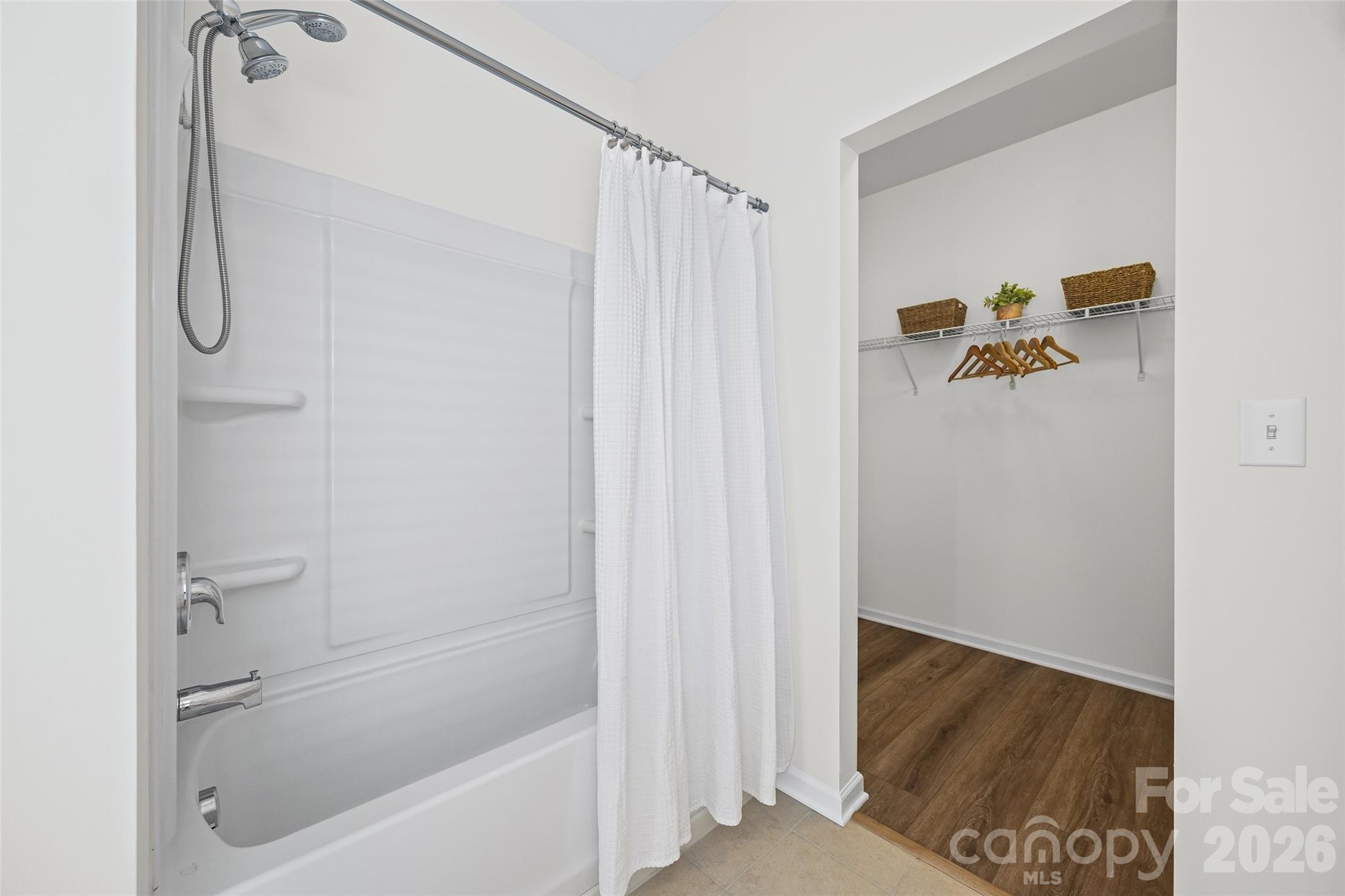 Newport Lakes - Residential